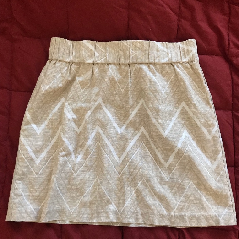 Like new. BR linen/cotton ikat skirt.